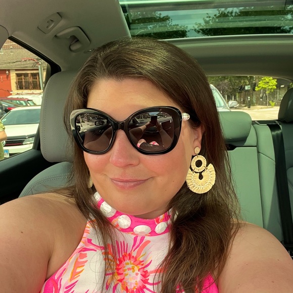 Meet your Posher, Ronni - Picture 1 of 1